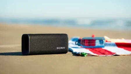 Sony’den dış mekanlara özel hoparlör serisi: ULT Field 3 ve 5 taşınabilir powerbank özellikli ses bombaları tanıtıldı